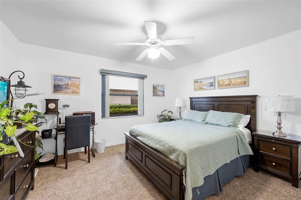 For Sale: $149,900 (2 beds, 2 baths, 1010 Square Feet)