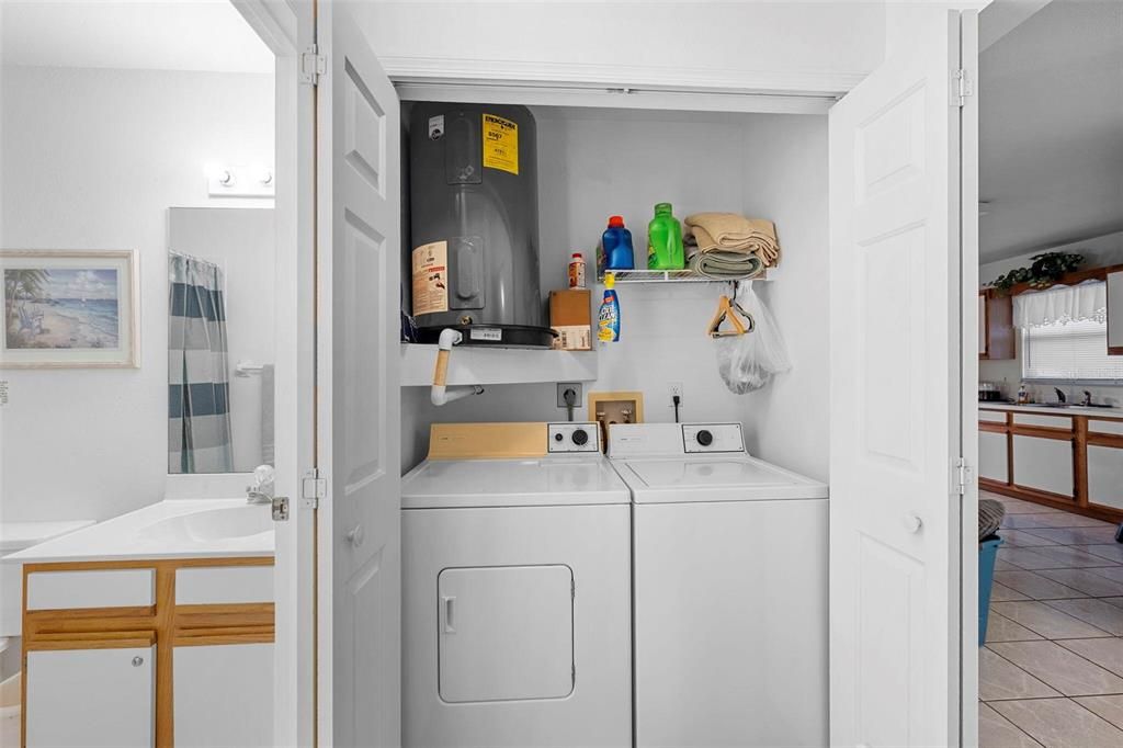 For Sale: $149,900 (2 beds, 2 baths, 1010 Square Feet)