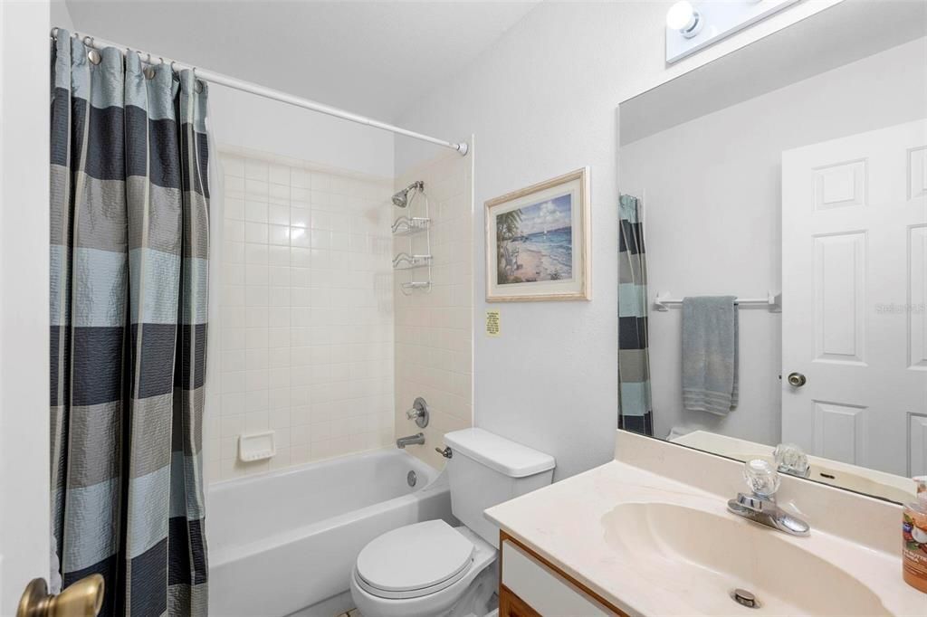 For Sale: $149,900 (2 beds, 2 baths, 1010 Square Feet)