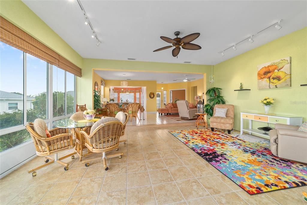 En Venta: $479,000 (2 camas, 2 baños, 1989 Pies cuadrados)