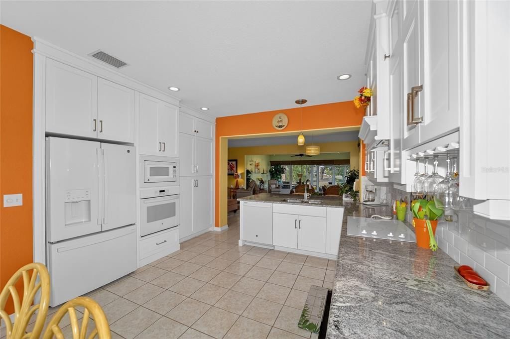 En Venta: $479,000 (2 camas, 2 baños, 1989 Pies cuadrados)