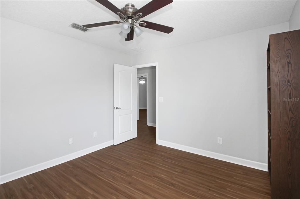 For Sale: $925,000 (6 beds, 4 baths, 4280 Square Feet)