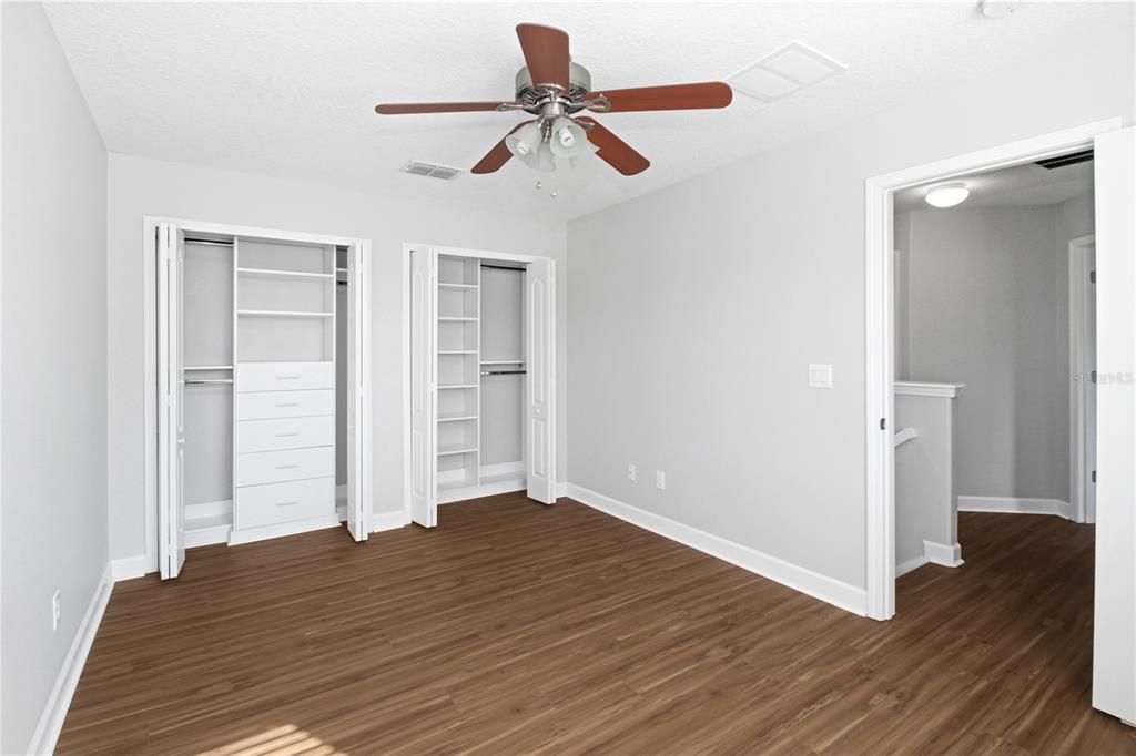 For Sale: $925,000 (6 beds, 4 baths, 4280 Square Feet)