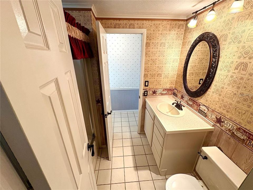 For Sale: $169,000 (2 beds, 2 baths, 1274 Square Feet)