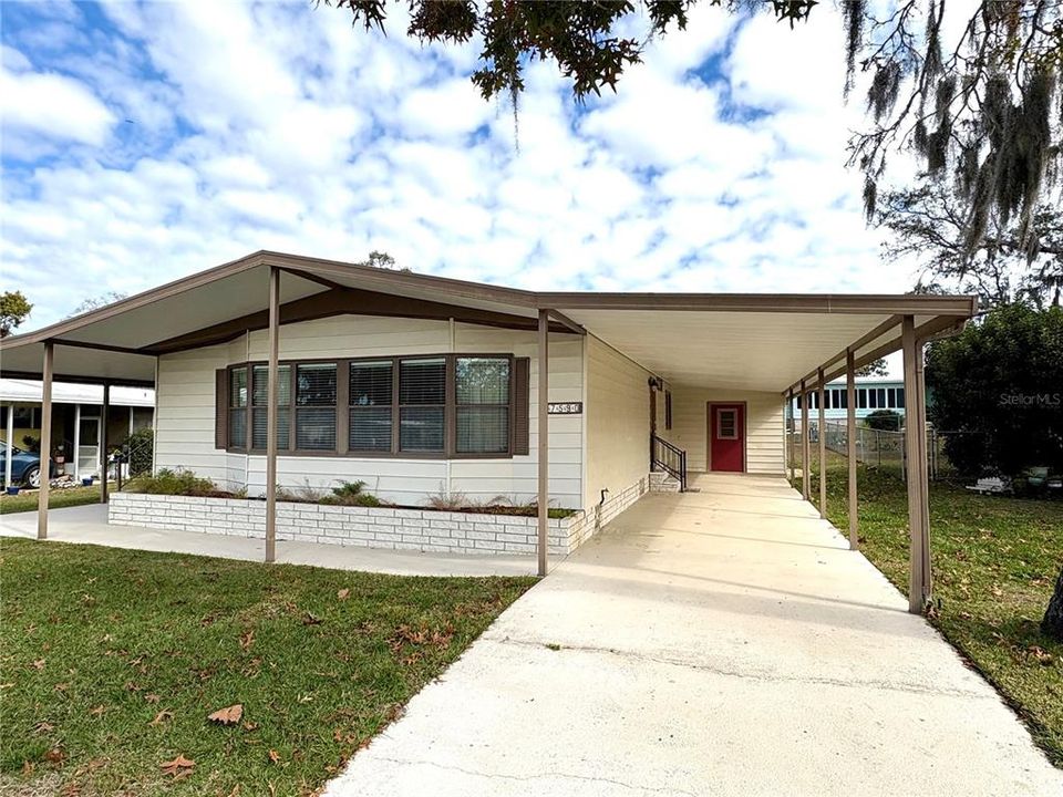 For Sale: $169,000 (2 beds, 2 baths, 1274 Square Feet)