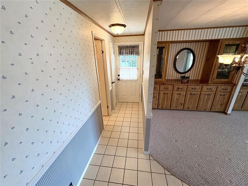 For Sale: $169,000 (2 beds, 2 baths, 1274 Square Feet)