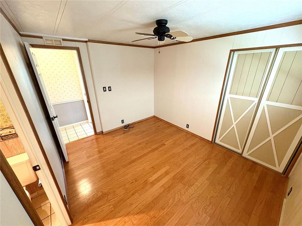 For Sale: $169,000 (2 beds, 2 baths, 1274 Square Feet)