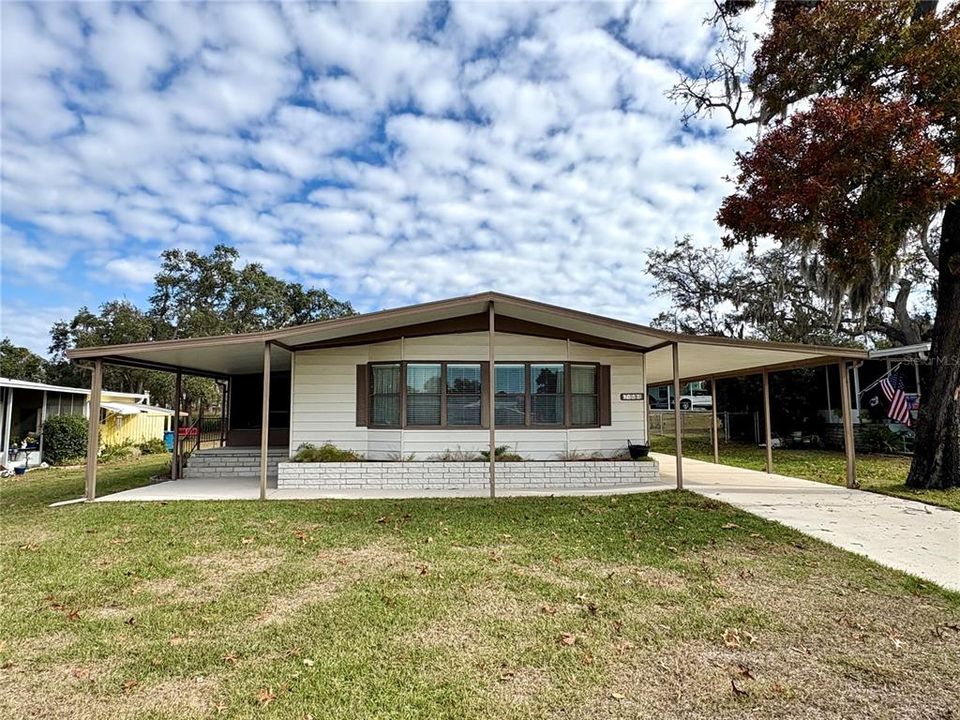 For Sale: $169,000 (2 beds, 2 baths, 1274 Square Feet)