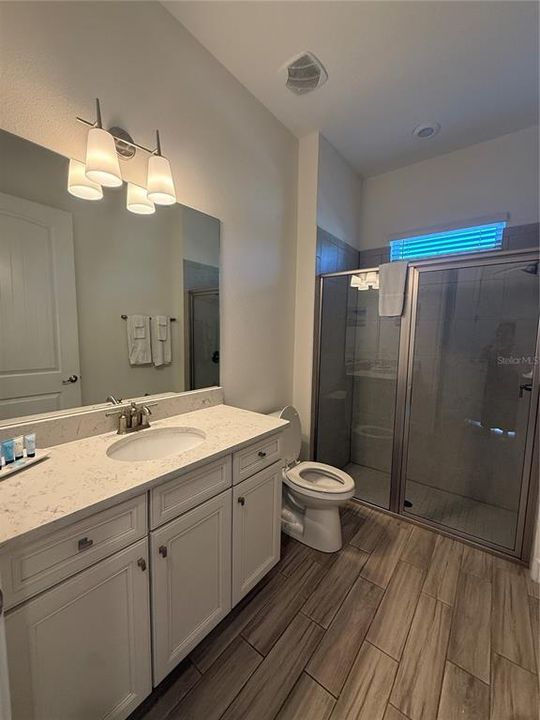 На продажу: $384,000 (2 спален, 2 ванн, 1188 Квадратных фут)