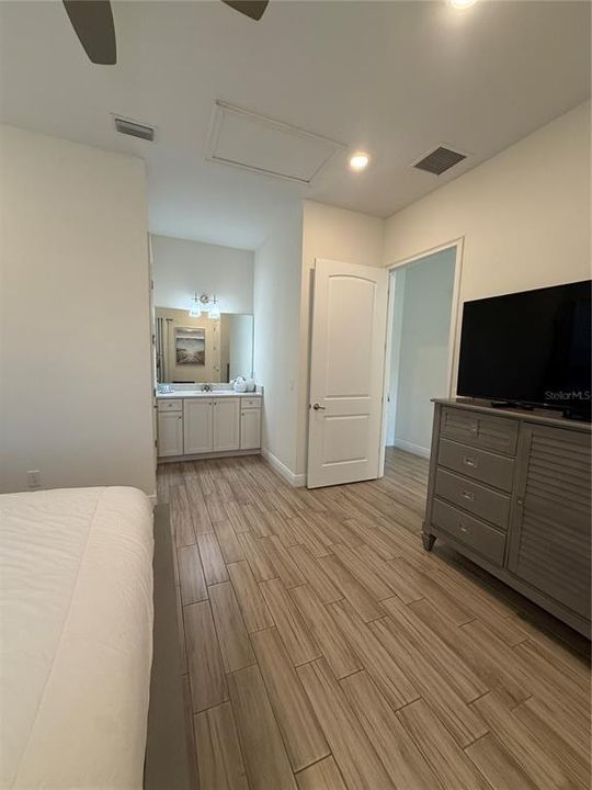 На продажу: $384,000 (2 спален, 2 ванн, 1188 Квадратных фут)