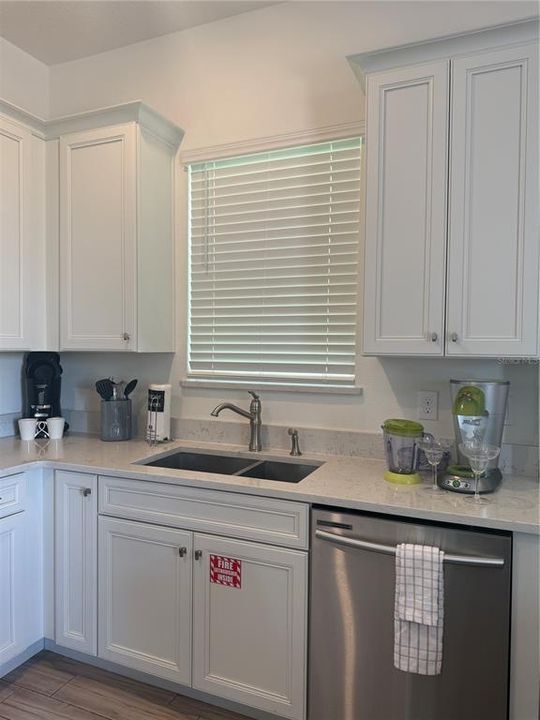 На продажу: $384,000 (2 спален, 2 ванн, 1188 Квадратных фут)