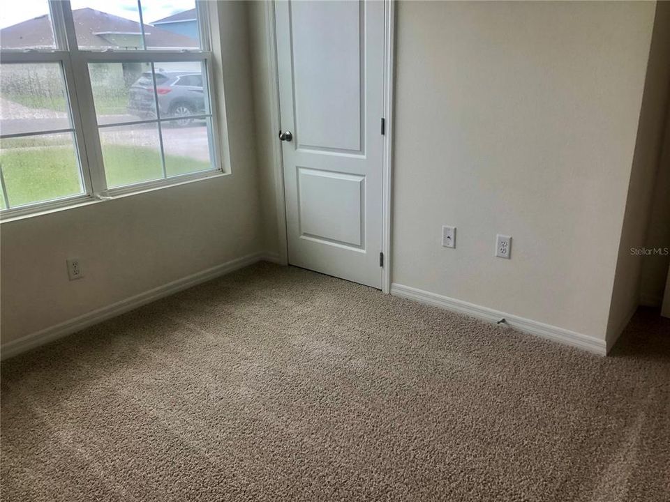 В аренду: $2,150 (4 спален, 2 ванн, 1828 Квадратных фут)