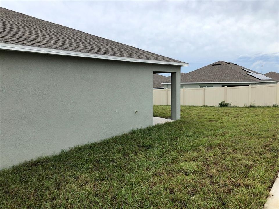 В аренду: $2,150 (4 спален, 2 ванн, 1828 Квадратных фут)