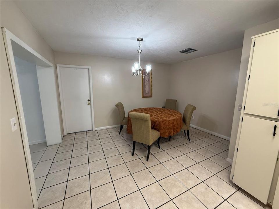 В аренду: $2,200 (3 спален, 2 ванн, 1765 Квадратных фут)