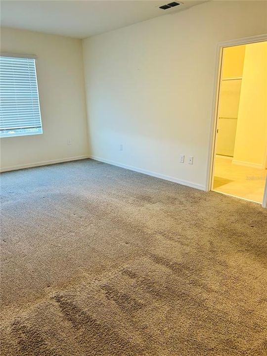 En Renta: $2,400 (5 camas, 3 baños, 2696 Pies cuadrados)