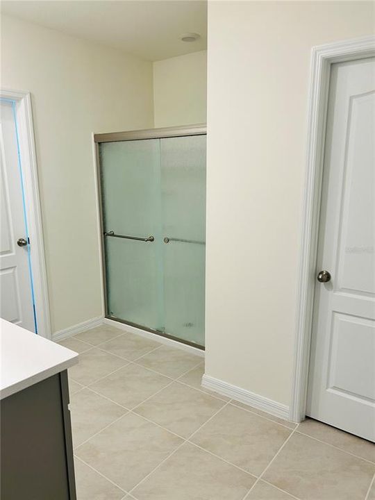 En Renta: $2,400 (5 camas, 3 baños, 2696 Pies cuadrados)