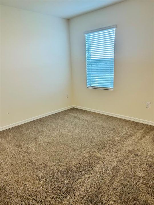 En Renta: $2,400 (5 camas, 3 baños, 2696 Pies cuadrados)