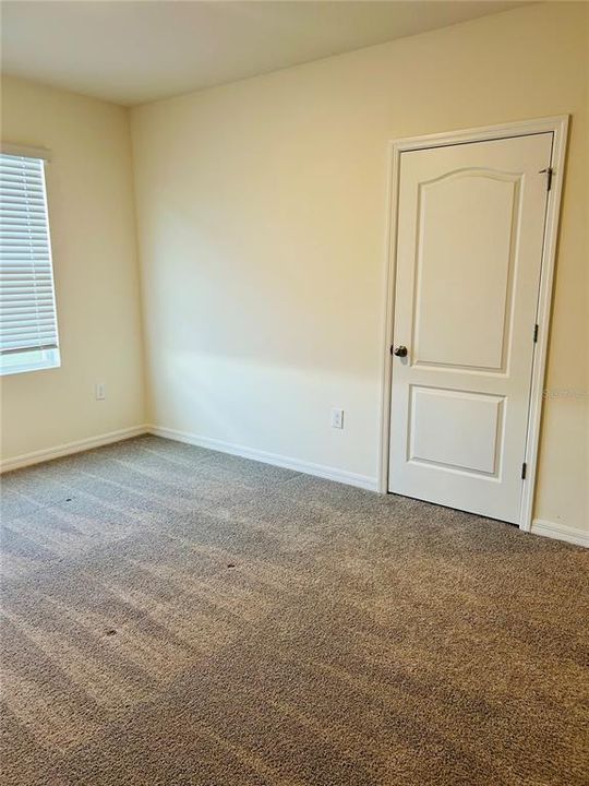 En Renta: $2,400 (5 camas, 3 baños, 2696 Pies cuadrados)