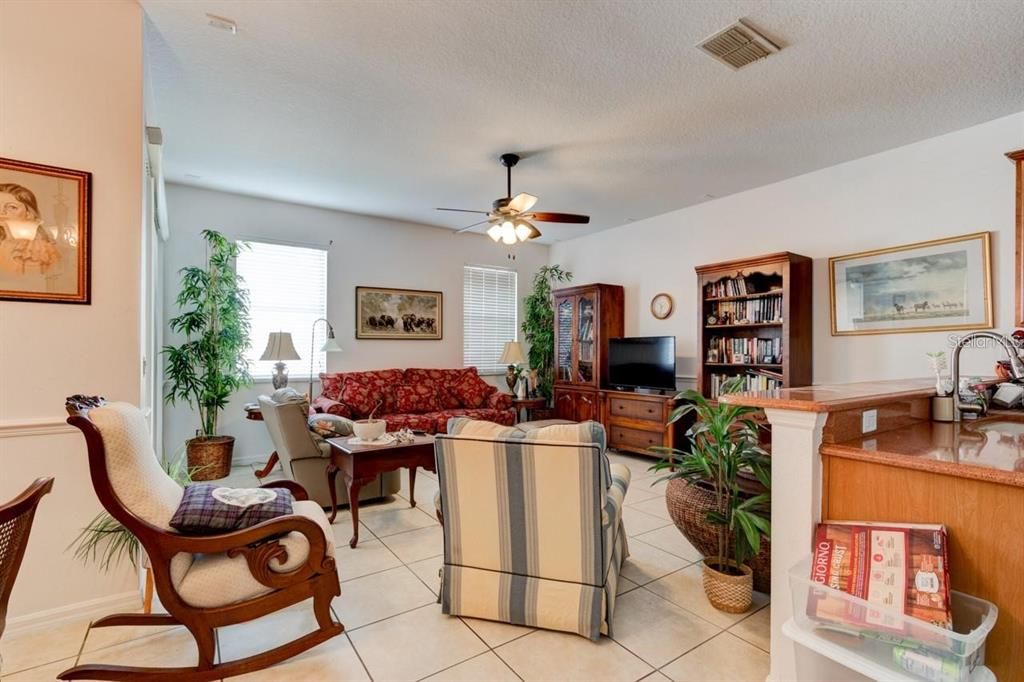 待售: $350,000 (3 贝兹, 2 浴室, 1914 平方英尺)