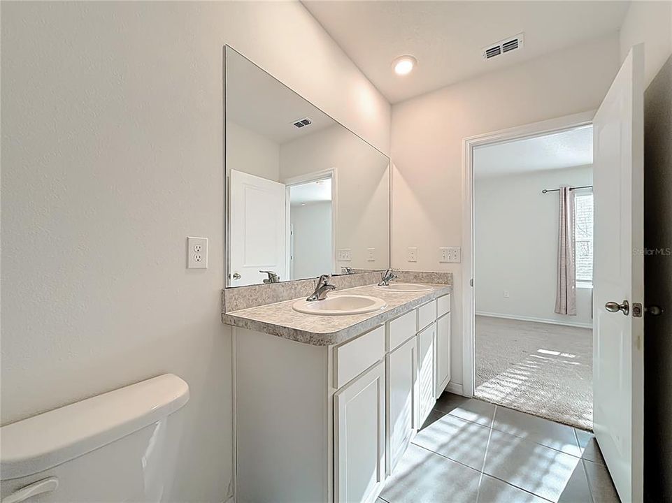 For Sale: $239,000 (3 beds, 2 baths, 1688 Square Feet)