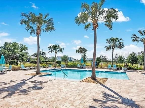 На продажу: $219,990 (3 спален, 2 ванн, 1688 Квадратных фут)