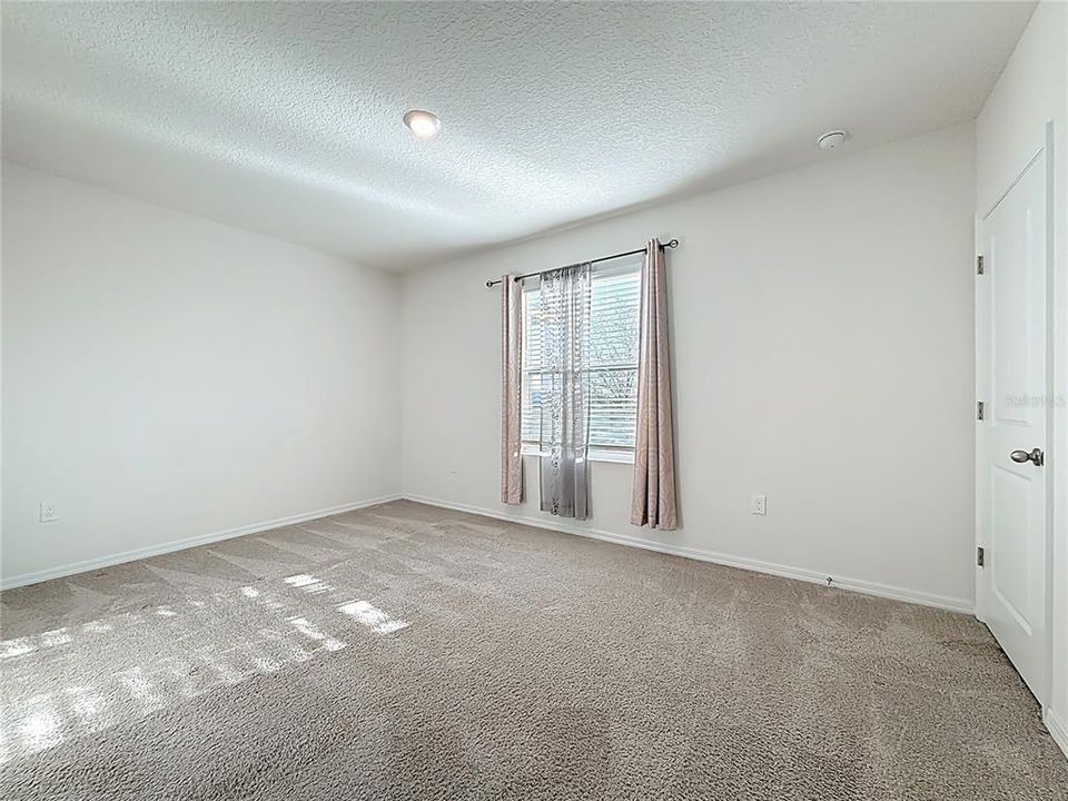 For Sale: $239,000 (3 beds, 2 baths, 1688 Square Feet)