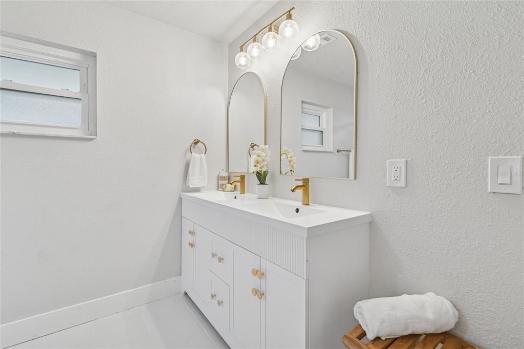 На продажу: $525,000 (3 спален, 2 ванн, 2040 Квадратных фут)