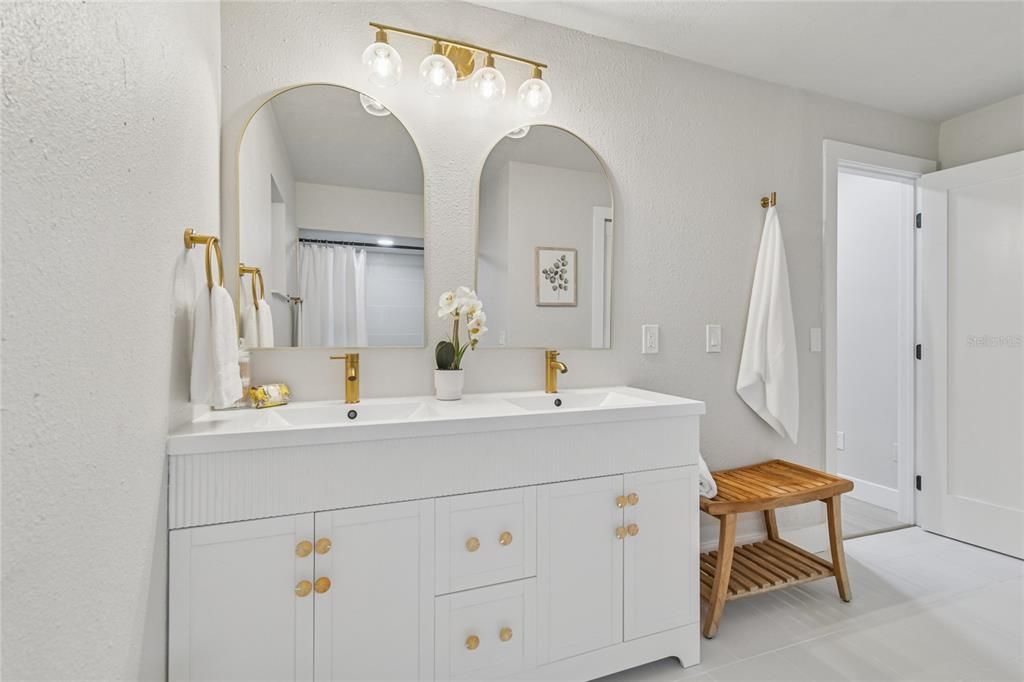 На продажу: $525,000 (3 спален, 2 ванн, 2040 Квадратных фут)