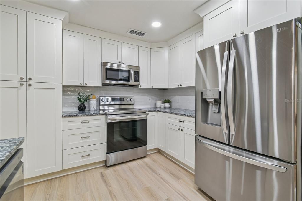 На продажу: $525,000 (3 спален, 2 ванн, 2040 Квадратных фут)