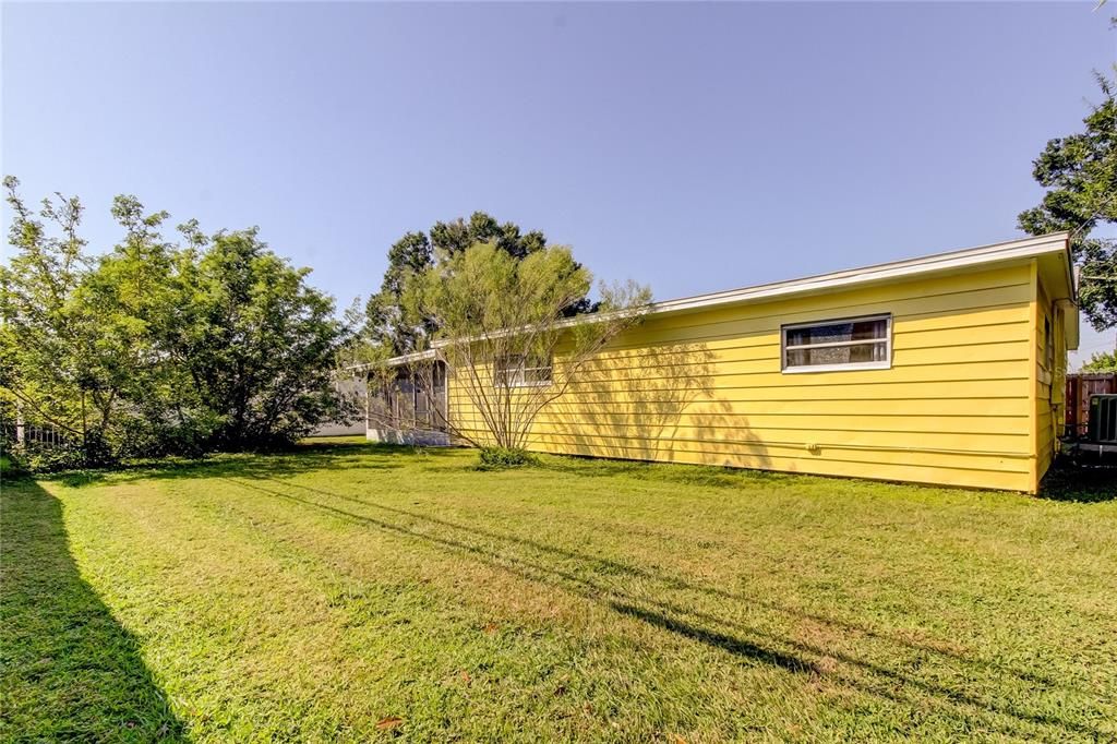 For Rent: $2,200 (3 beds, 2 baths, 1404 Square Feet)