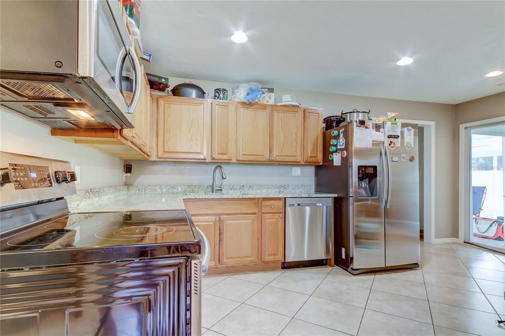 For Rent: $2,200 (3 beds, 2 baths, 1404 Square Feet)