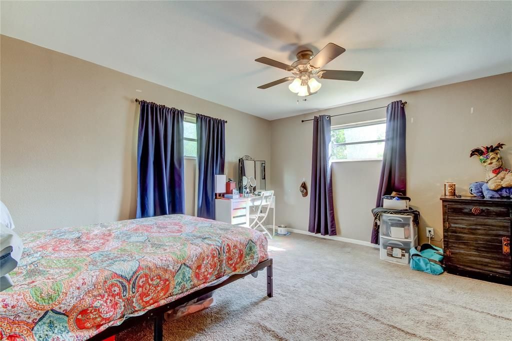 For Rent: $2,200 (3 beds, 2 baths, 1404 Square Feet)