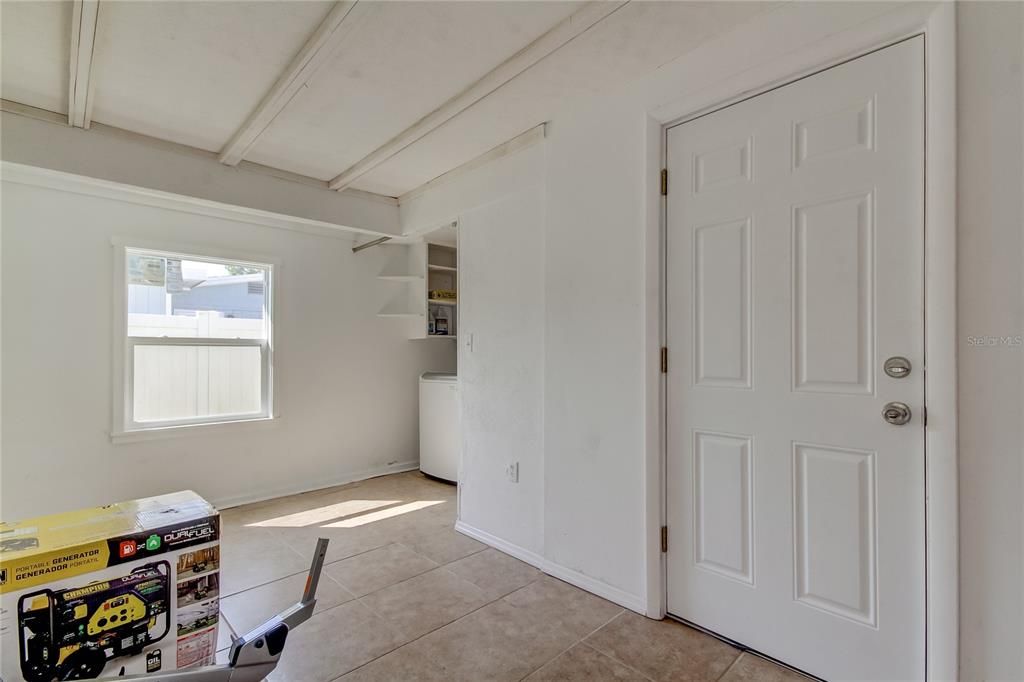 For Rent: $2,200 (3 beds, 2 baths, 1404 Square Feet)