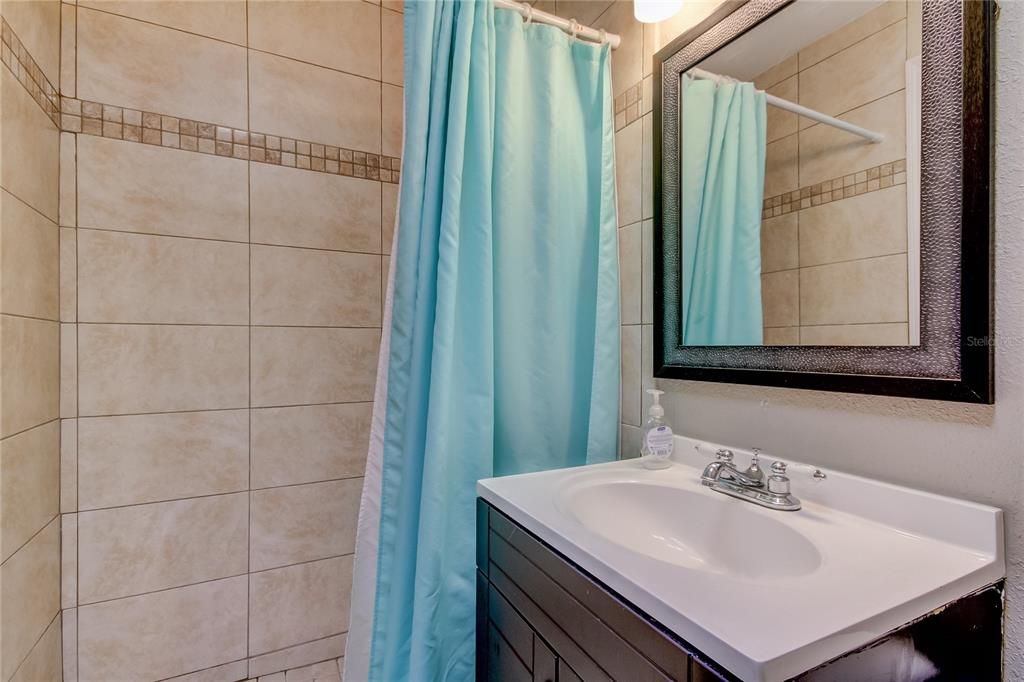 For Rent: $2,200 (3 beds, 2 baths, 1404 Square Feet)