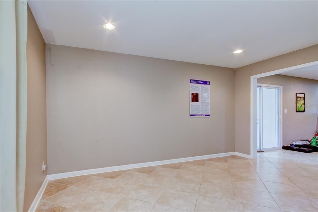 For Rent: $2,200 (3 beds, 2 baths, 1404 Square Feet)