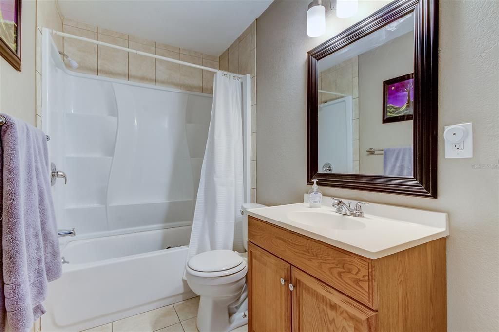 For Rent: $2,200 (3 beds, 2 baths, 1404 Square Feet)