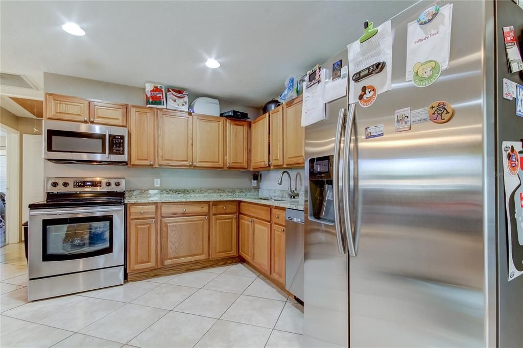 For Rent: $2,200 (3 beds, 2 baths, 1404 Square Feet)