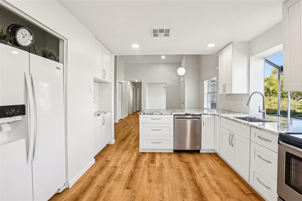 В аренду: $2,850 (3 спален, 2 ванн, 1445 Квадратных фут)