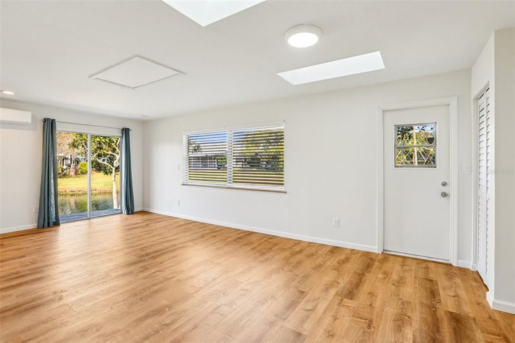 В аренду: $2,850 (3 спален, 2 ванн, 1445 Квадратных фут)