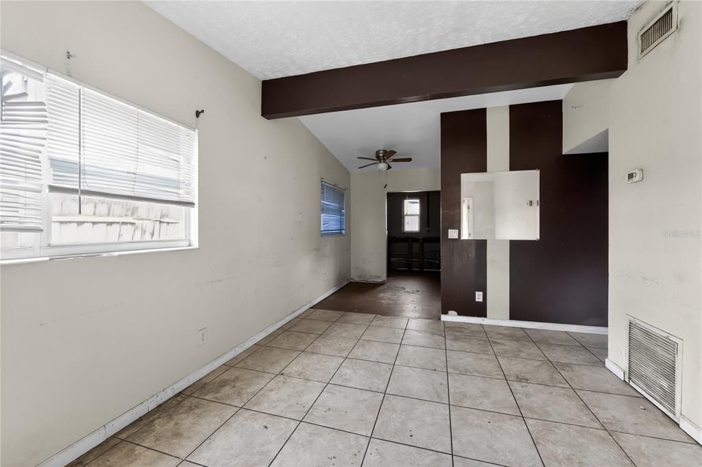 En Venta: $155,000 (2 camas, 1 baños, 805 Pies cuadrados)