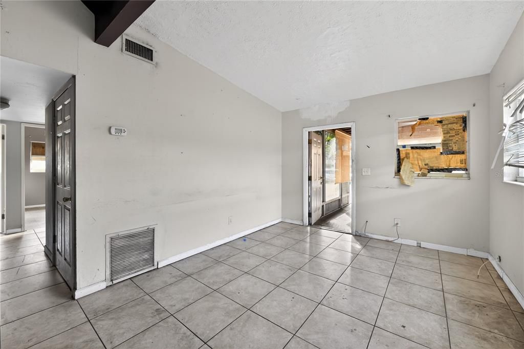 En Venta: $155,000 (2 camas, 1 baños, 805 Pies cuadrados)