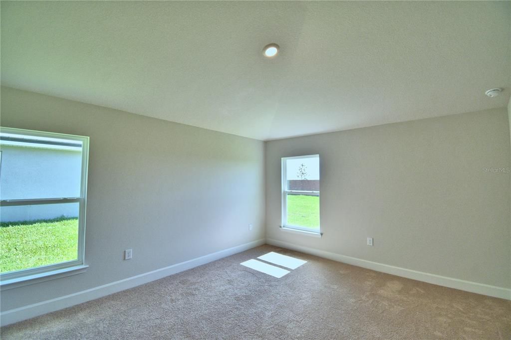 En Venta: $412,391 (4 camas, 2 baños, 1820 Pies cuadrados)