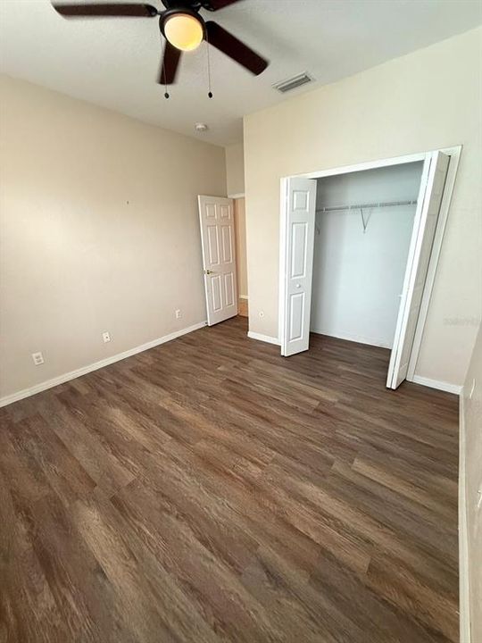 На продажу: $256,000 (2 спален, 2 ванн, 1215 Квадратных фут)