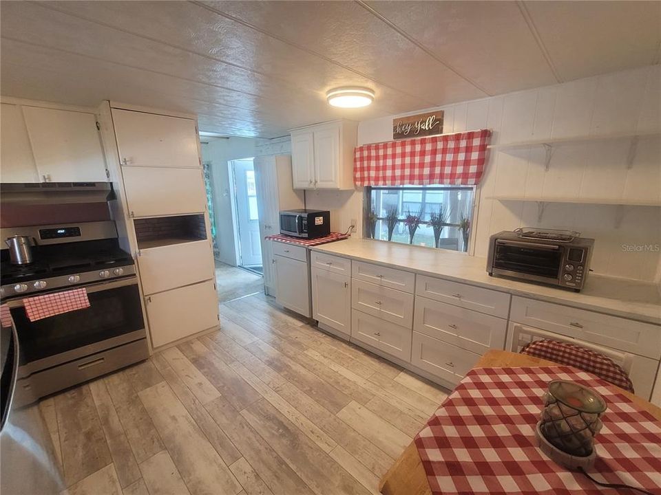 For Sale: $85,900 (3 beds, 1 baths, 672 Square Feet)