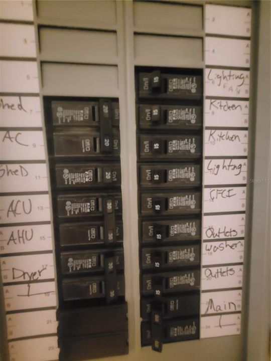 For Sale: $85,900 (3 beds, 1 baths, 672 Square Feet)