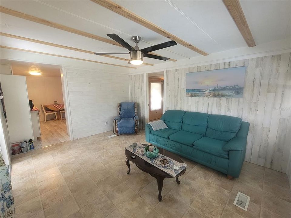 For Sale: $85,900 (3 beds, 1 baths, 672 Square Feet)