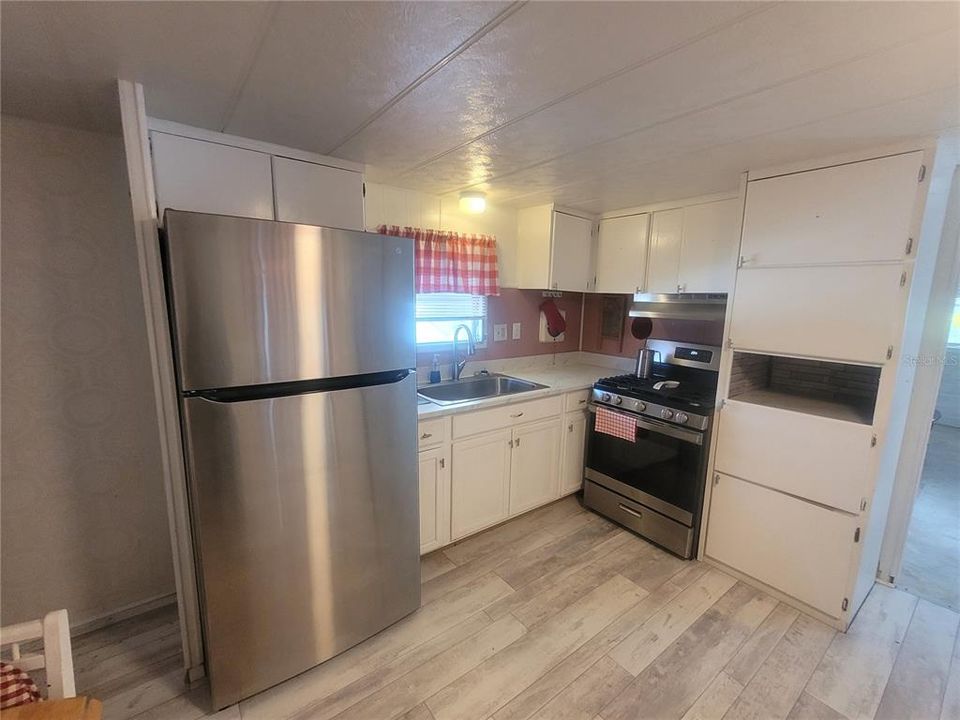 For Sale: $85,900 (3 beds, 1 baths, 672 Square Feet)