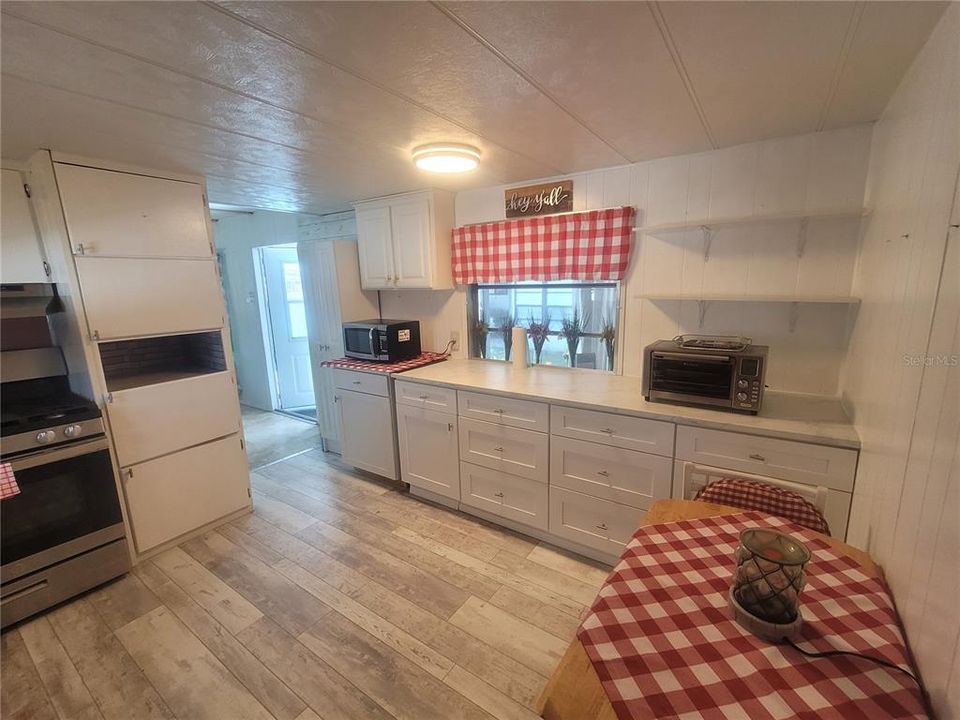 For Sale: $85,900 (3 beds, 1 baths, 672 Square Feet)