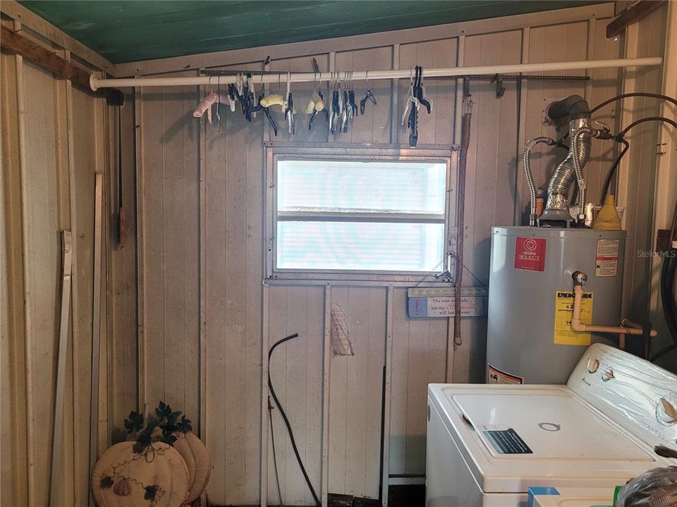 For Sale: $85,900 (3 beds, 1 baths, 672 Square Feet)