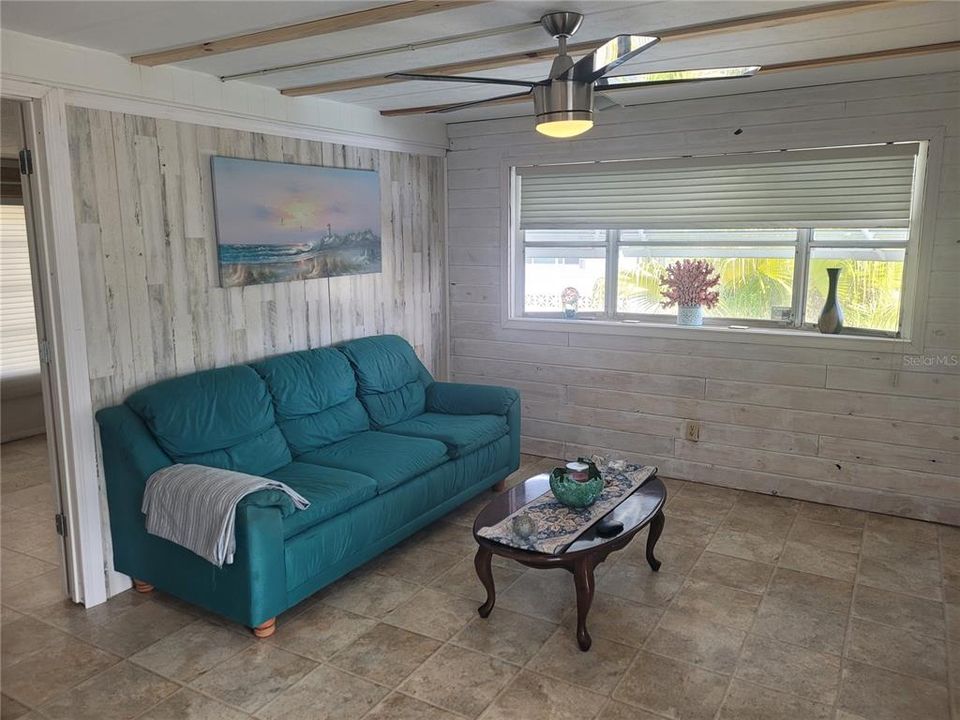 For Sale: $85,900 (3 beds, 1 baths, 672 Square Feet)